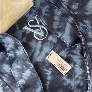 NWT Victoria’s Secret XL Navy Blue Print Canvas Tote
